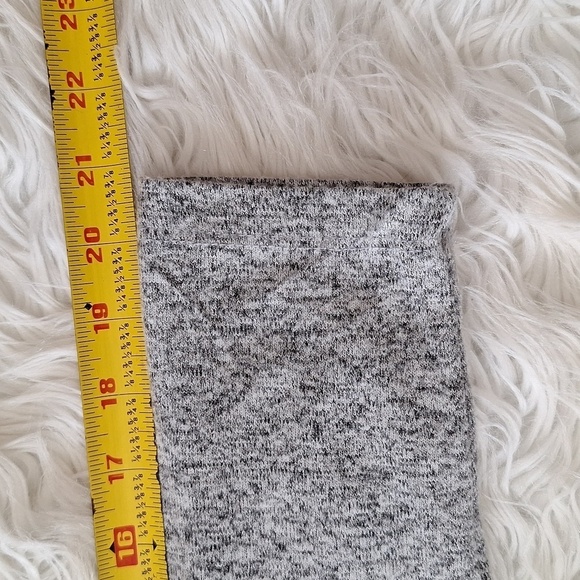 Gibson x Living in Yellow Mary Fleece Off the Shoulder Top - Picture 12 of 12